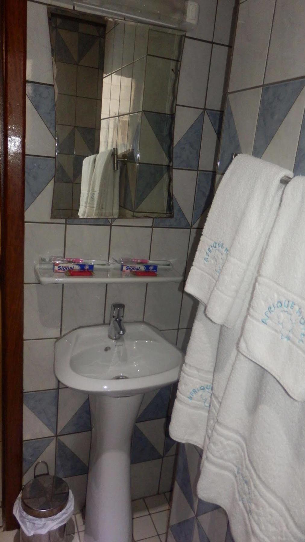 Afrique Hotel Douala Airport Εξωτερικό φωτογραφία