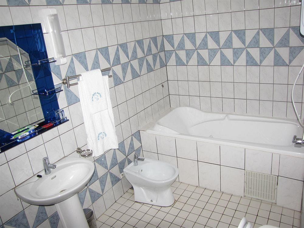 Afrique Hotel Douala Airport Εξωτερικό φωτογραφία